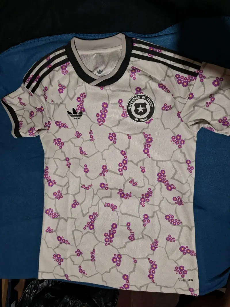 Camiseta Adidas de Chile desierto florido, talla s - 2
