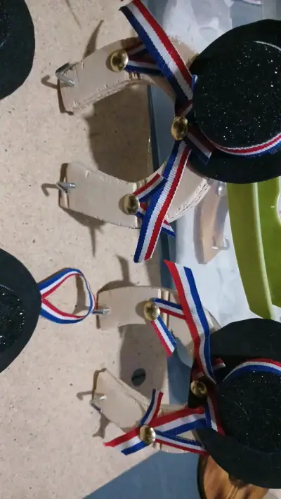 Adornos de herradura con cintas tricolor - miniatura 5