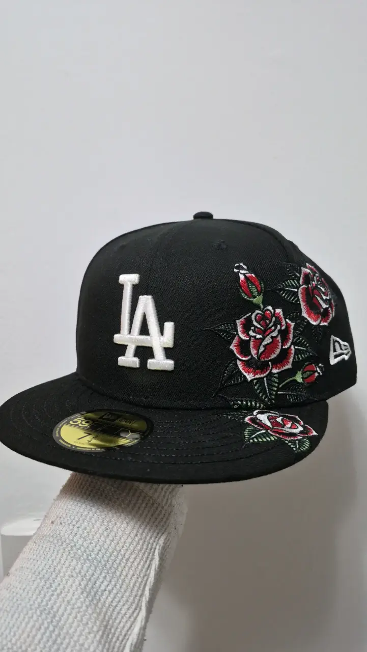 Gorra New Era Los Angeles Dodgers con Rosas. 7 3/4 - 1
