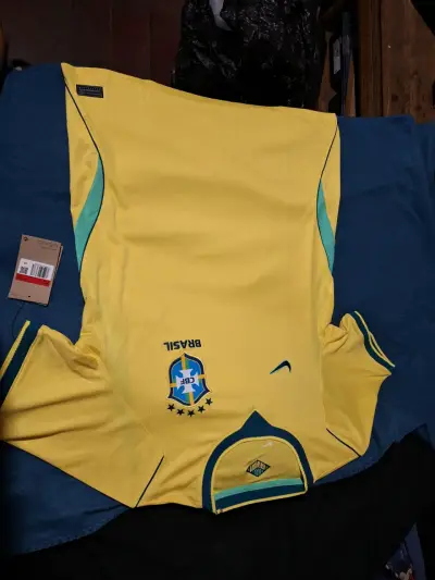 Camiseta de fútbol Brasil Nike amarilla, talla L - miniatura 1