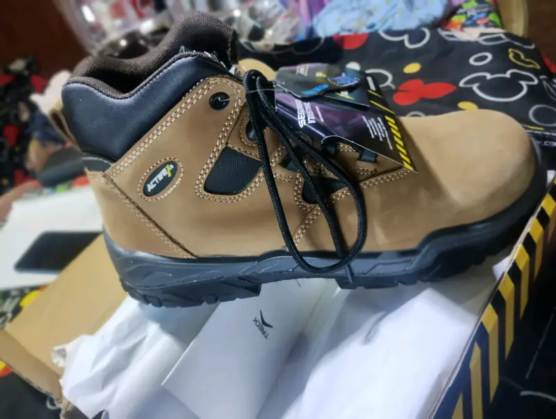 Botas de seguridad Active marrón con punta fierro