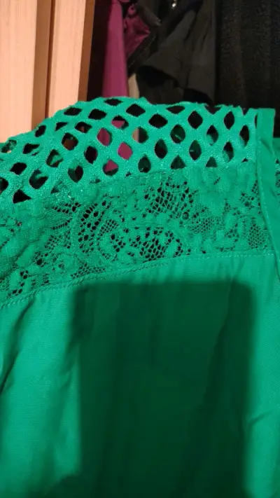 Blusa verde con encaje Alaniz talla M - miniatura 4