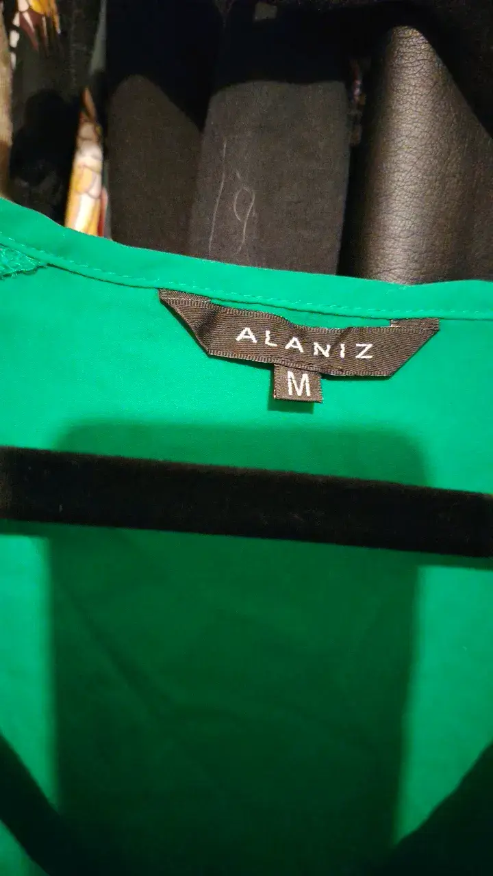 Blusa verde con encaje Alaniz talla M - 5