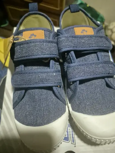 Zapatillas de lona azul para niños con velcro - miniatura 3
