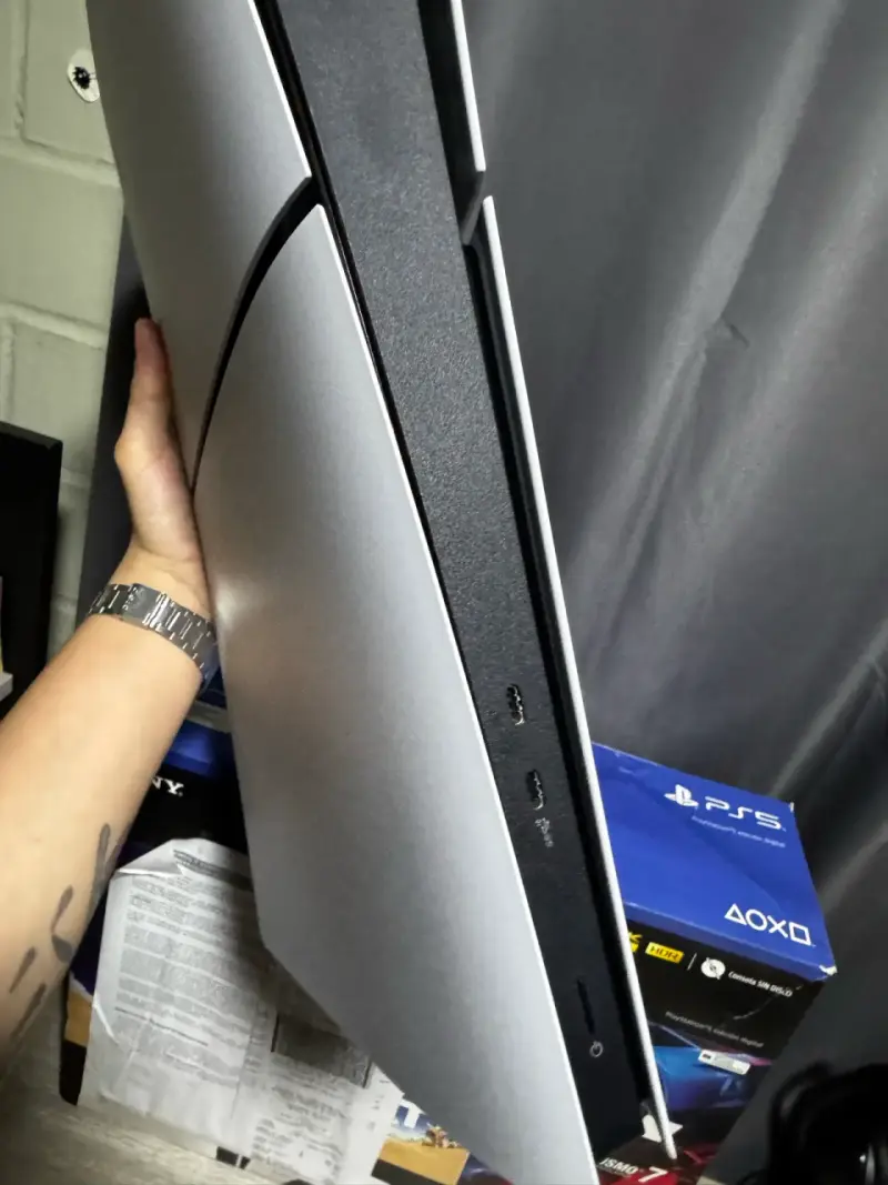 Consola Ps5 Digital Edition 825GB - 3
