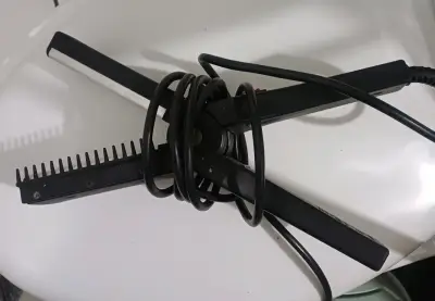 Plancha de Pelo Recco Negra con Cable - miniatura 2