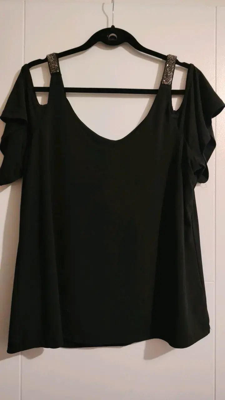Blusa negra con tirantes brillantes para mujer - 1