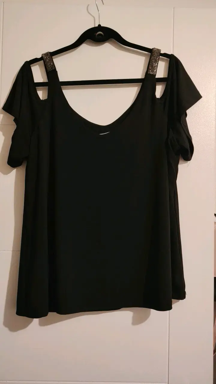 Blusa negra con tirantes brillantes para mujer - 4