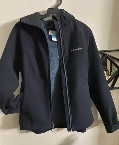 Chaqueta impermeable Columbia negra para mujer - miniatura 2