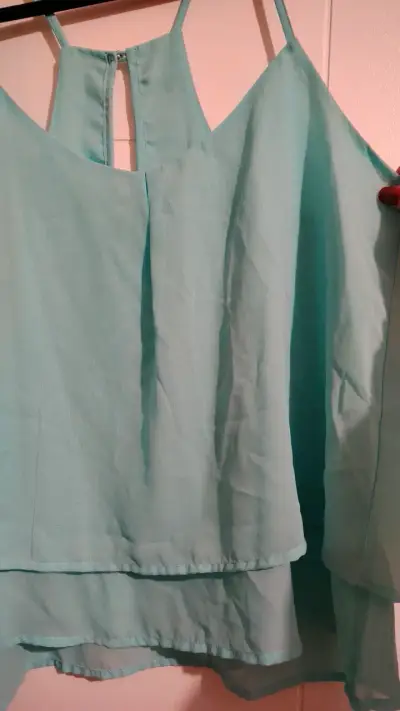 Blusa sin mangas turquesa con tirantes - miniatura 3