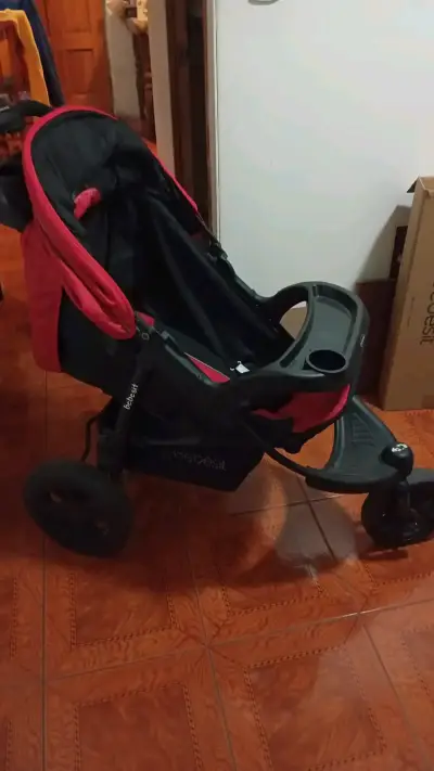 Coche de bebé rojo Bebesit plegable - miniatura 1