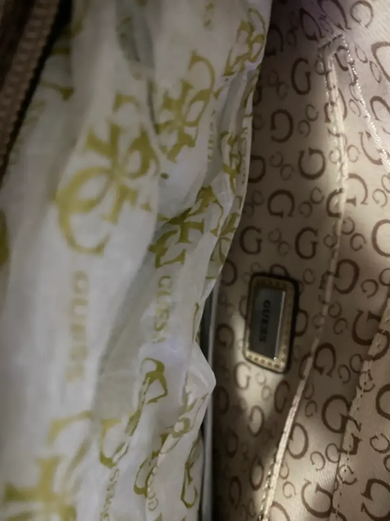 Bolso de mano Guess beige con logo - 3