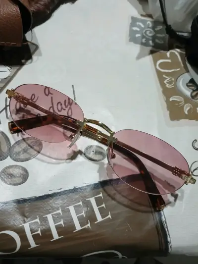 Lentes de sol imitación marca miu - miniatura 1