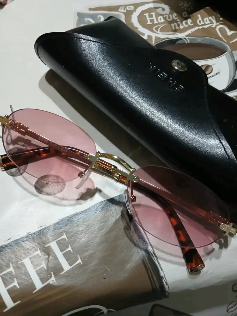 Lentes de sol imitación marca miu - 2