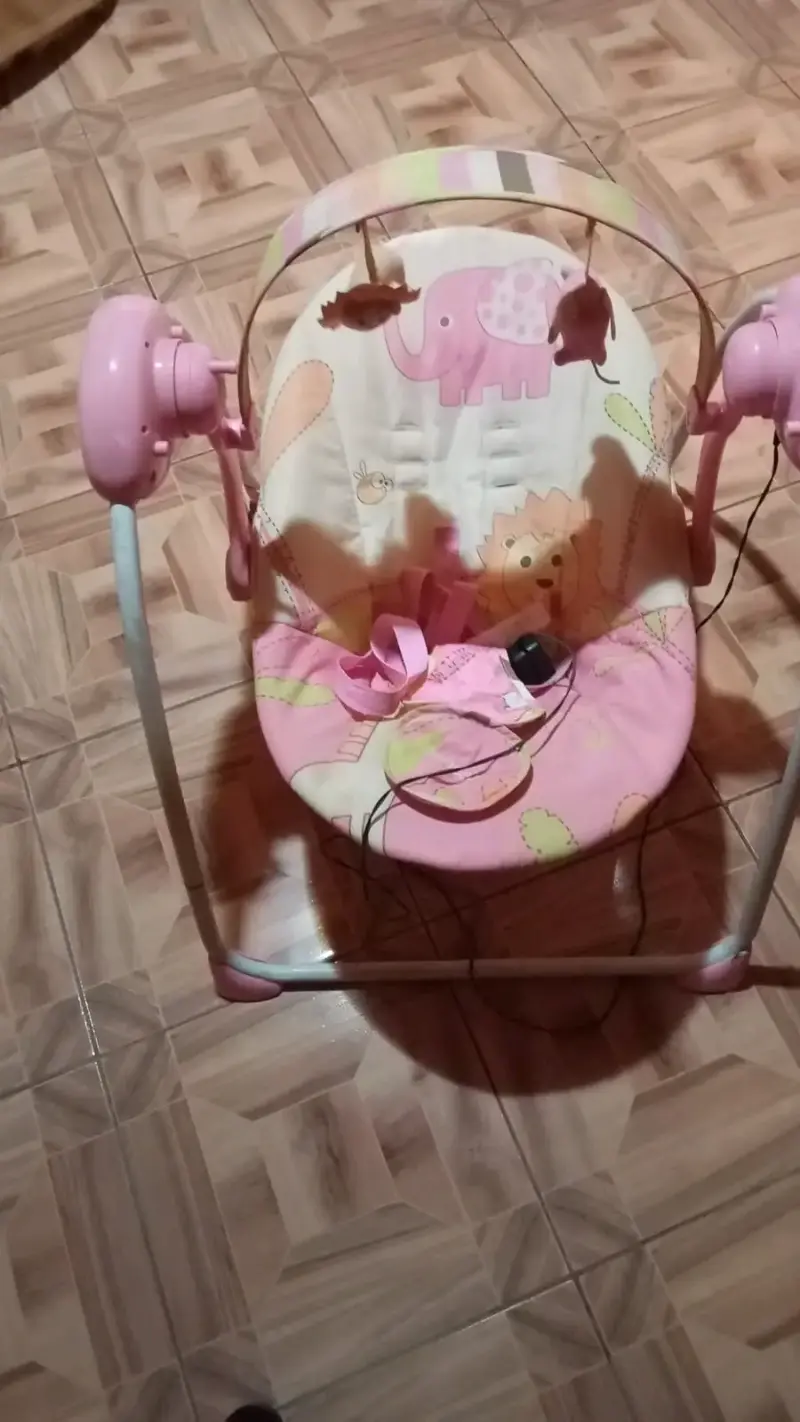 Columpio Mecedor Eléctrico para Bebé Rosa - 2
