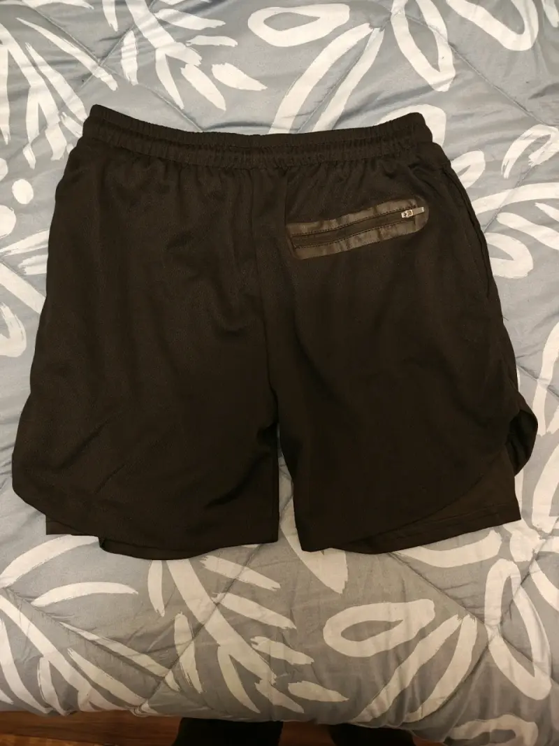 Shorts deportivos negros con bolsillo y cordón - 2