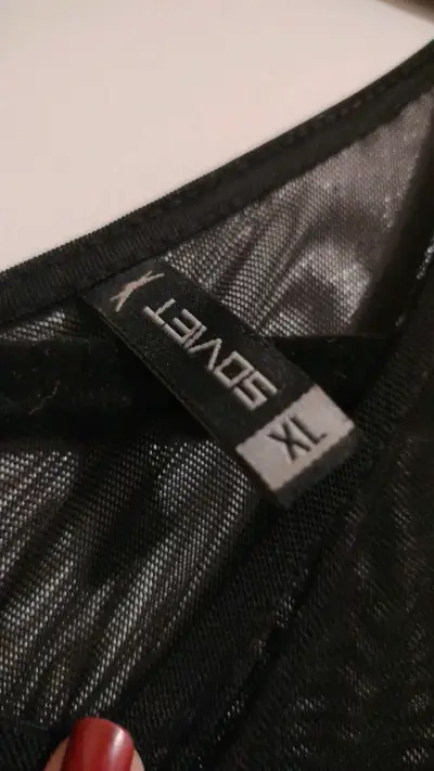 Vestido de fiesta negro con lentejuelas - miniatura 5