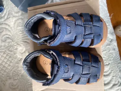 Sandalias Infanti azul para niños talla 18 - miniatura 1