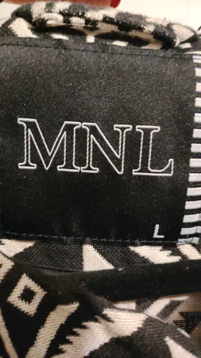 Chaqueta corta formal en beige y negro MNL - miniatura 4