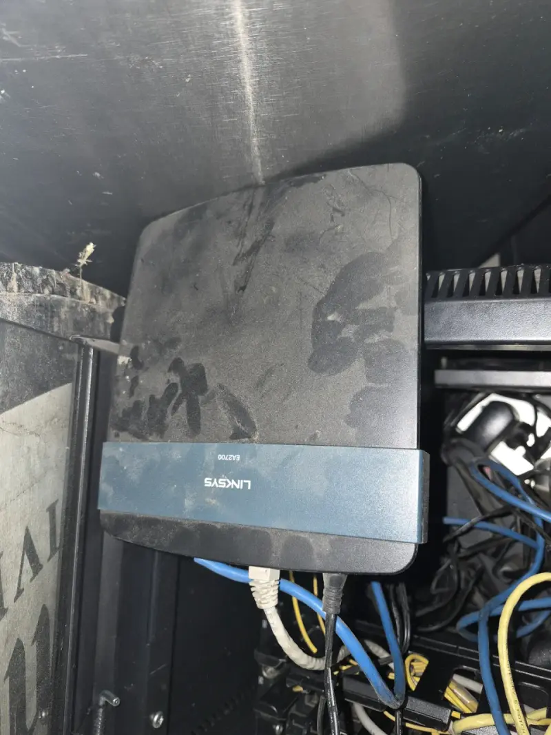 Router Linksys EA2700