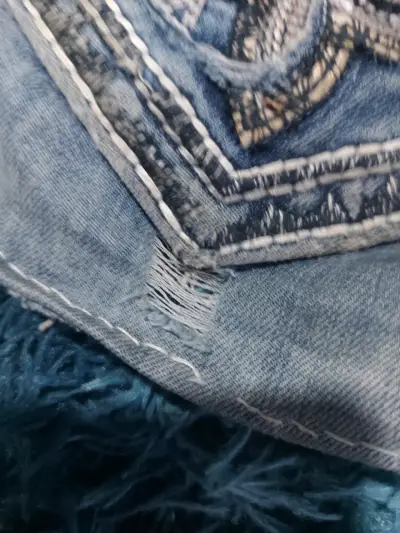 Shorts de mezclilla Rock Revival desgastados - miniatura 4