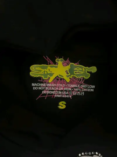 Polerón negro con diseño de telaraña - miniatura 2