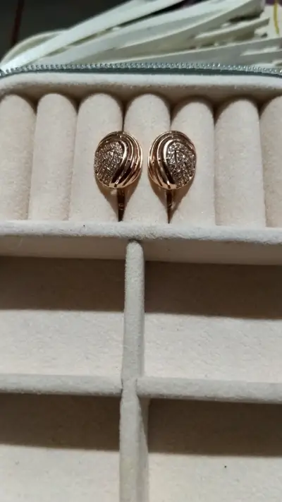 Conjunto de joyería con colgante y aretes - miniatura 4