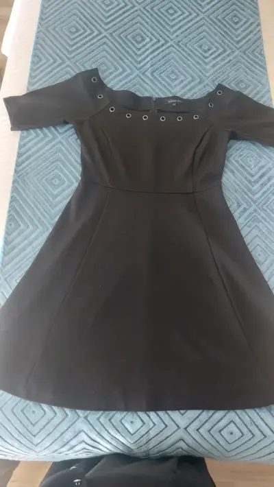 Vestido negro con ojales Basement talla 40 - miniatura 1