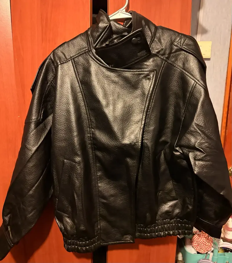 Chaqueta de cuero negra estilo motociclista - 1