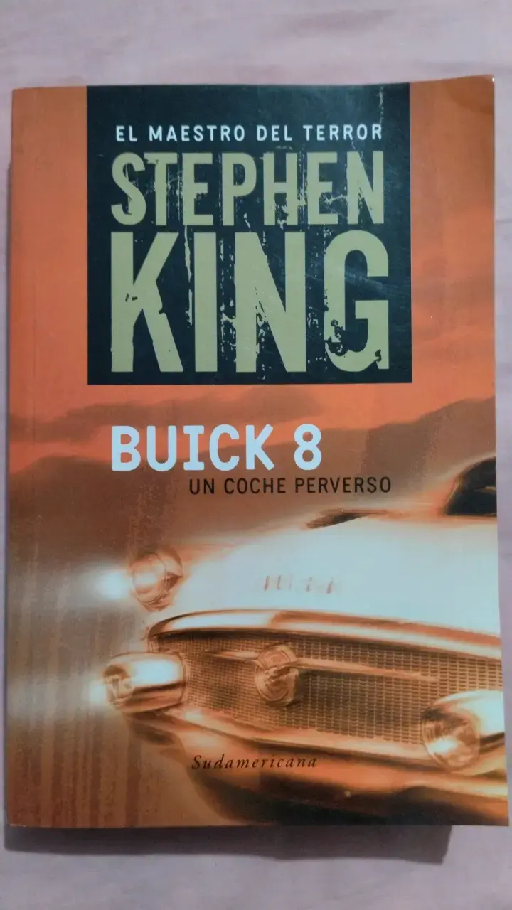 Libro Buick 8 de Stephen King en buen estado