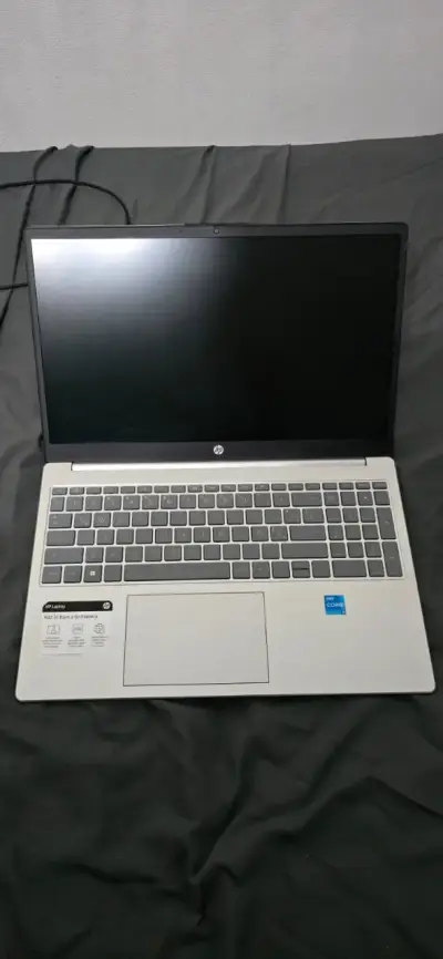 Notebook HP 15.6 pulgadas Intel Core i3 - miniatura 1