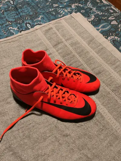 Zapatillas de fútbol Nike Mercurial rojas - miniatura 1