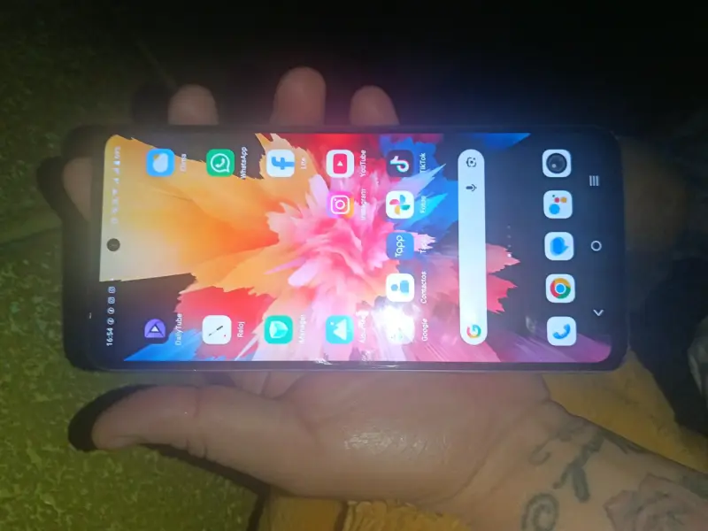 Smartphone Vivo con cámara avanzada - 2
