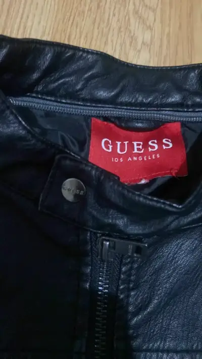 Chaqueta de cuero sintético negra Guess - miniatura 3