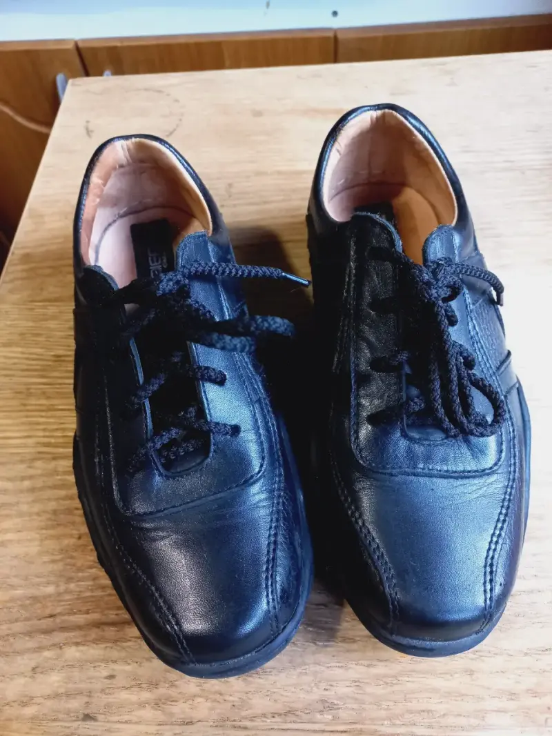 Zapatos escolares negros para niño con suela antideslizante - 3