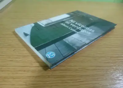 Libro 'Ni Víctimas Ni Verdugos' de Albert Camus - miniatura 3