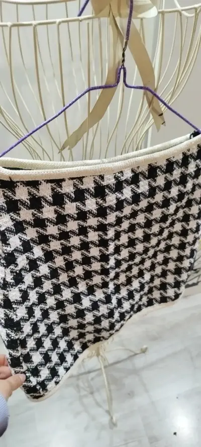 Falda corta blanco y negro - miniatura 2