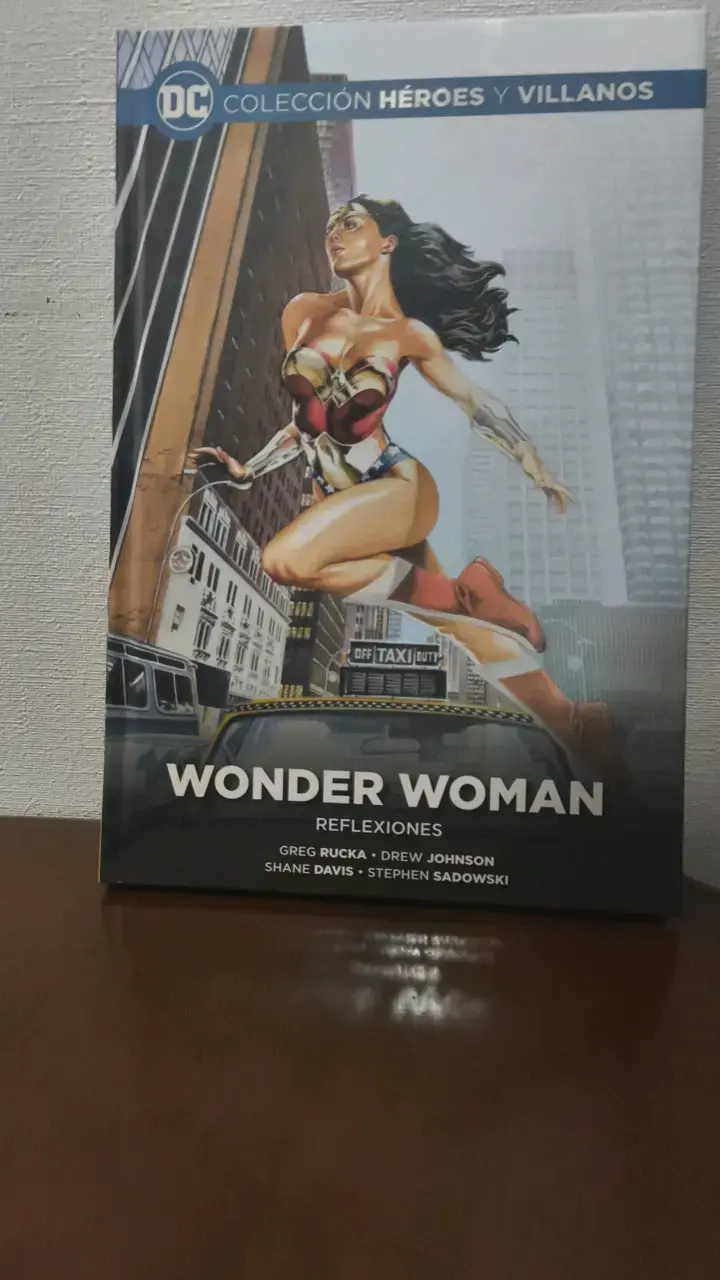 Comic Wonder Woman Reflexiones DC Héroes y Villanos