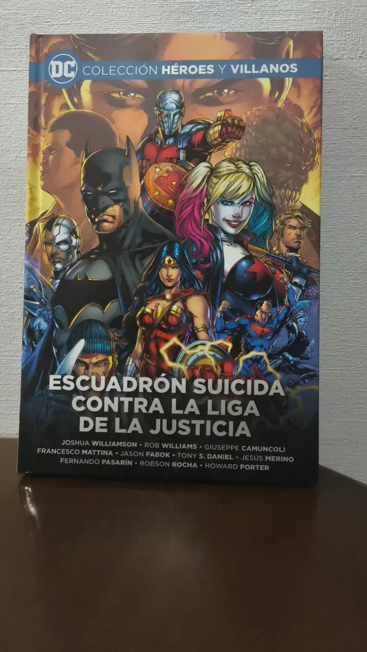 Comic Escuadrón Suicida vs Liga de la Justicia DC