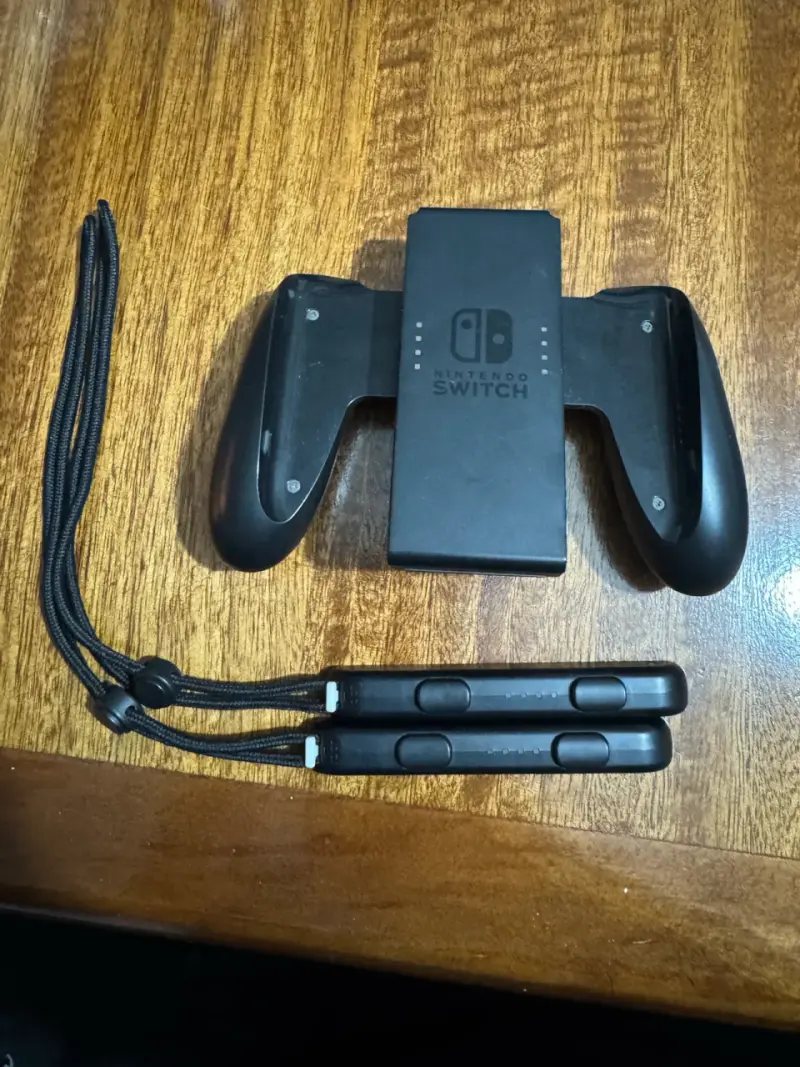 Nintendo Switch v1 con juegos y accesorios - 2