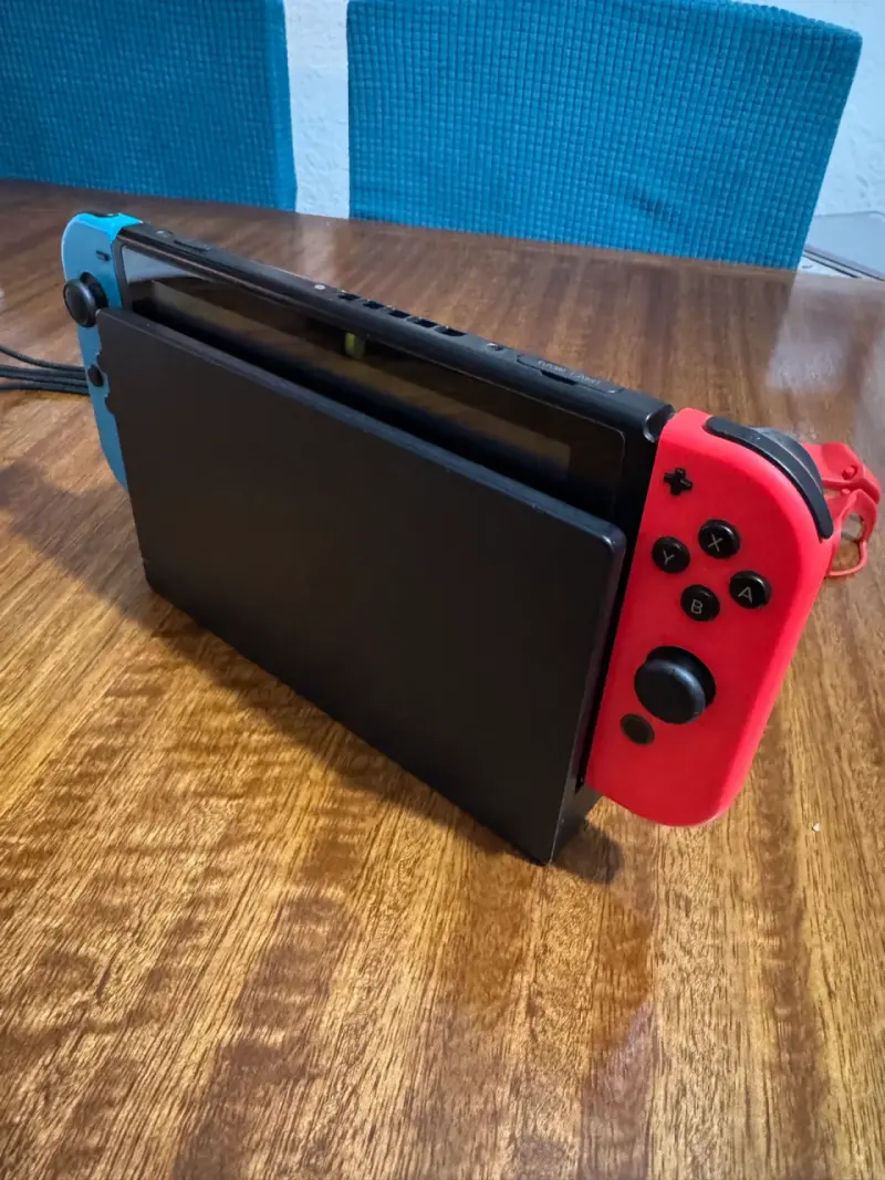Nintendo Switch v1 con juegos y accesorios - 3