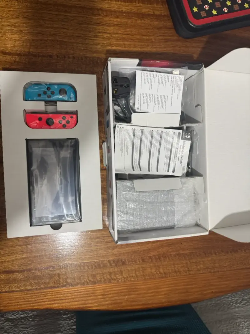 Nintendo Switch v1 con juegos y accesorios - 6