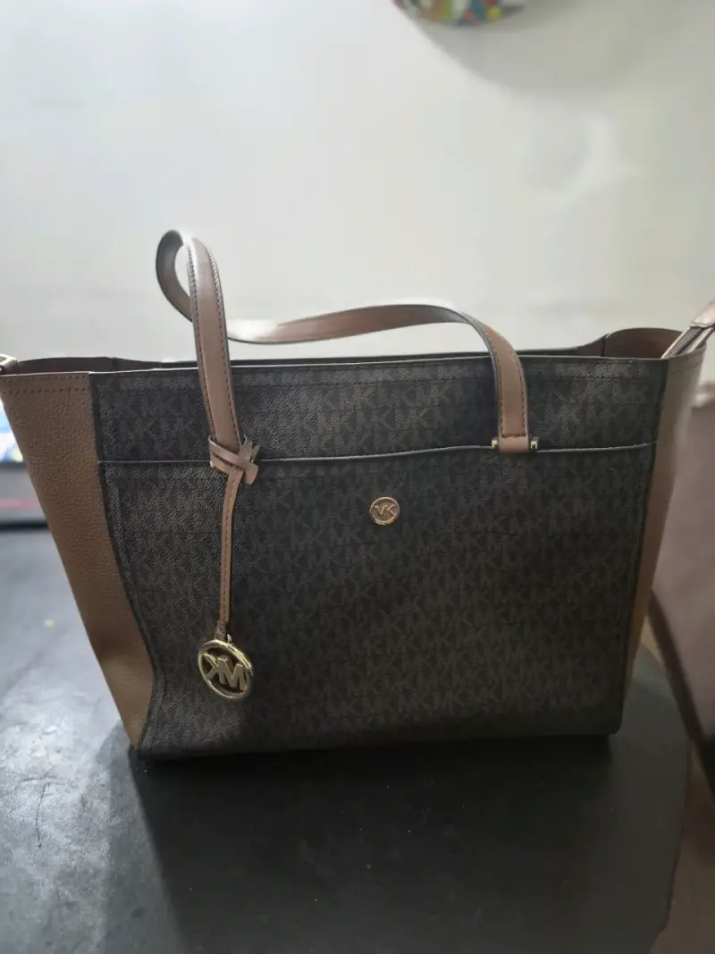 Set bolso+cartera de mano Michael Kors marrón . - 5