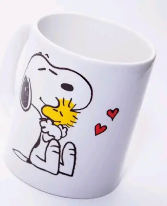 Polera Blanca con Diseño de Niña y Mensaje Inspirador - 5