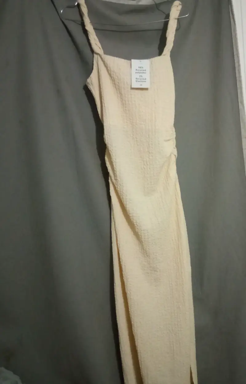 Vestido largo beige de poliéster reciclado