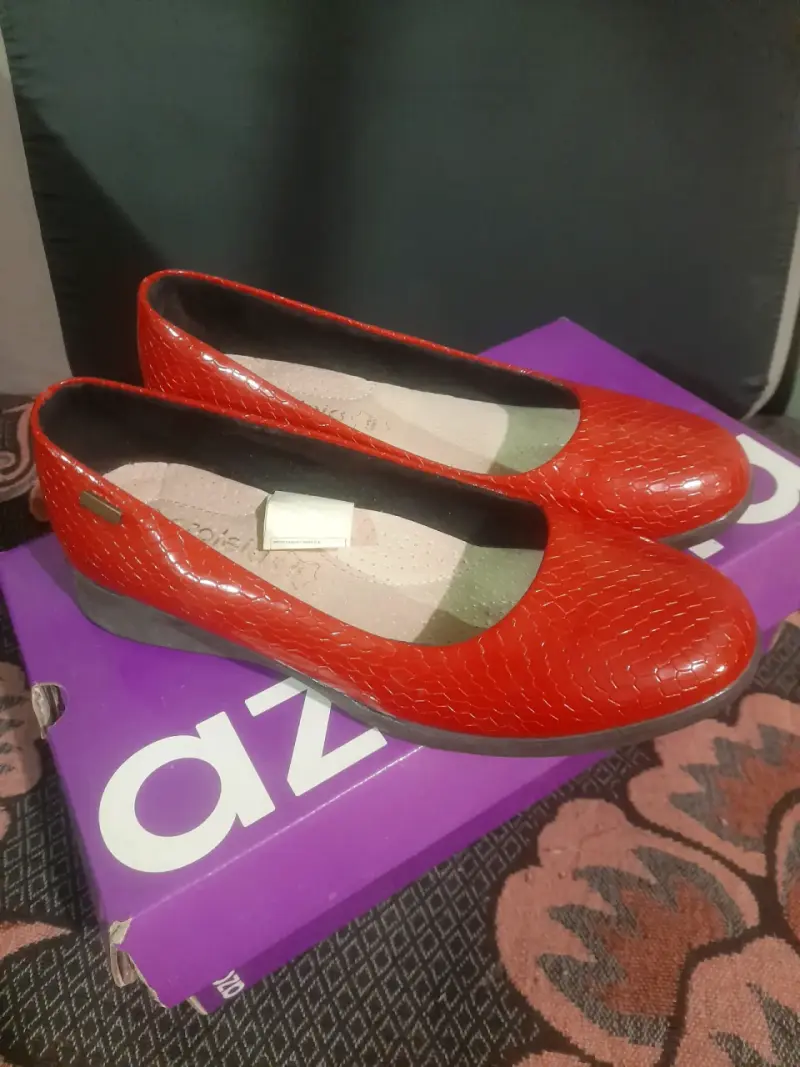 Zapatos planos rojos de charol para mujer - 2