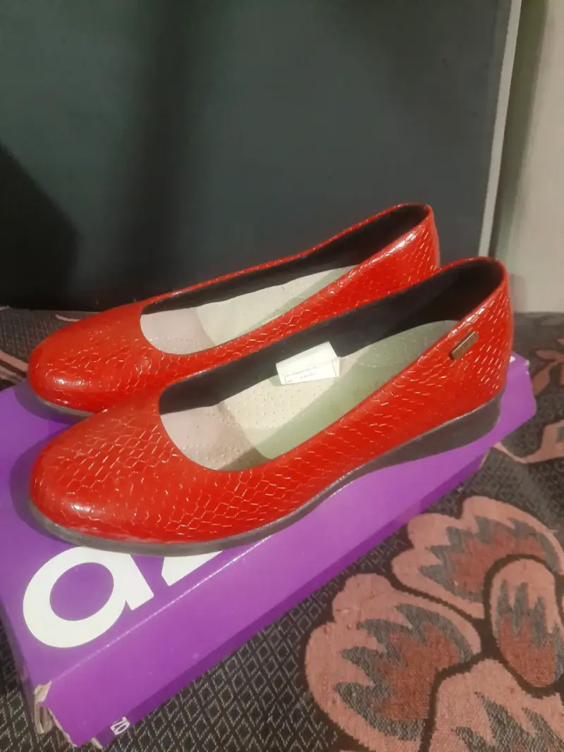 Zapatos planos rojos de charol para mujer - 3