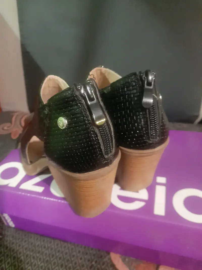 Botines de cuero negro con tacón alto - 3