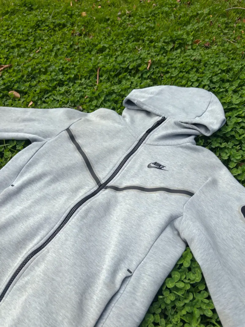 Nike Tech XS OG - 2