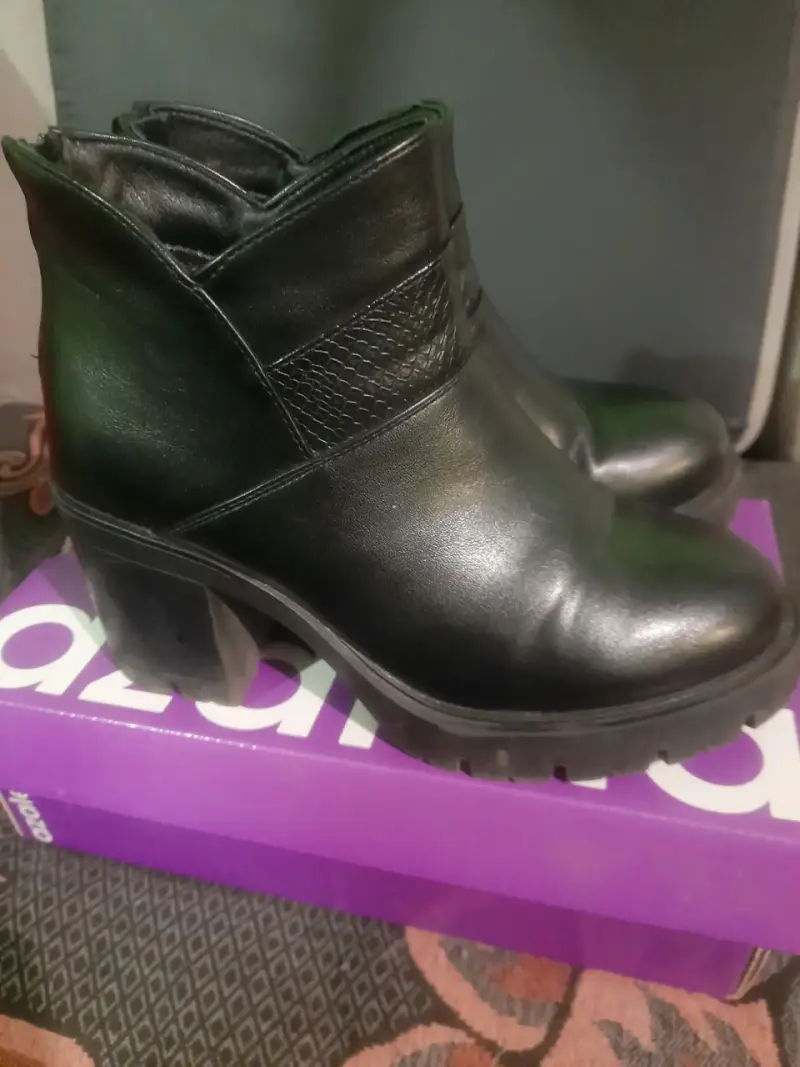 Botines de cuero negro con cierre trasero - 4